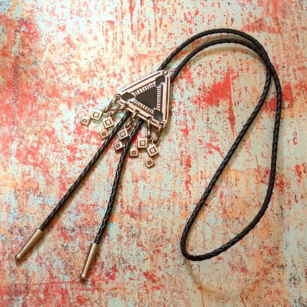 VINTAGE SILVER BLACK BOLO